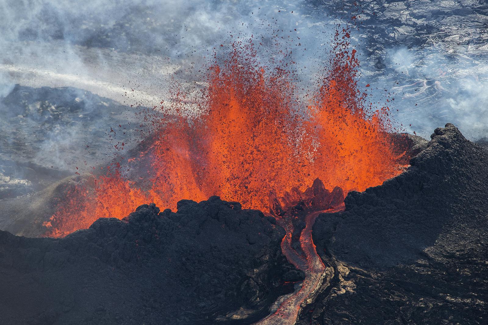 Eyjafjallajokull volcanic eruption in Iceland 2010
