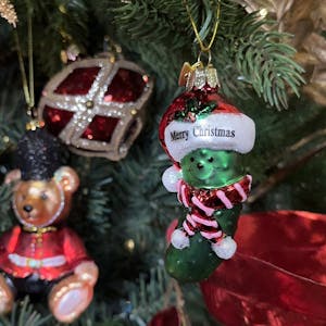 De Bijzondere Traditie van de Kerst-Augurk... Blogpost Image