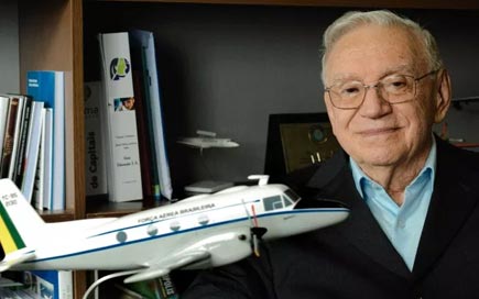 Ozires Silva, fundador da Embraer