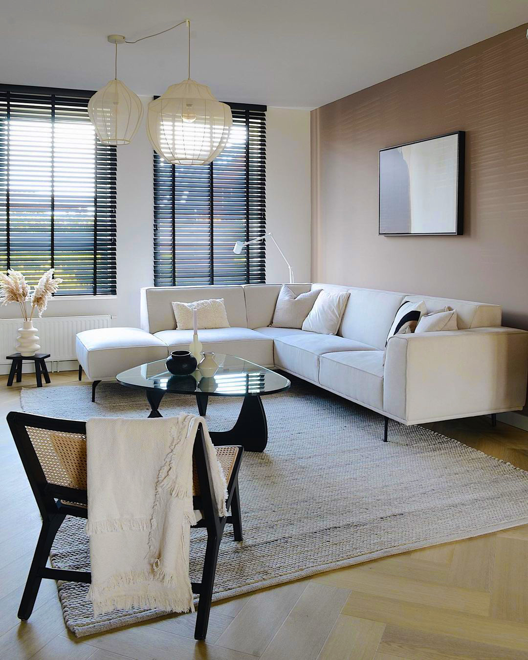 teppich wohnzimmer beige mit couch