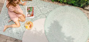 5 Stylingtips voor een sfeervol terras met ronde buitenkleden