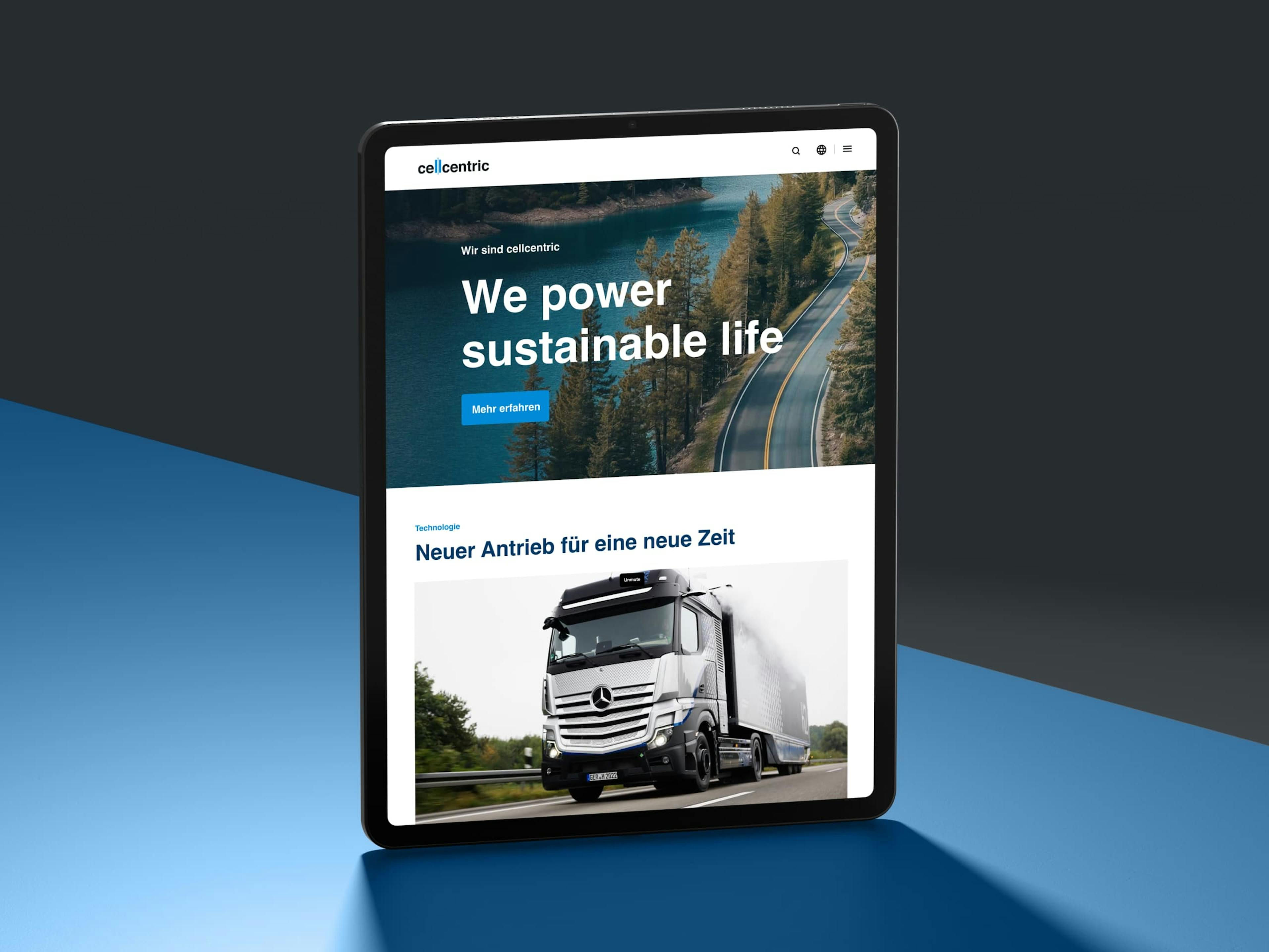 Mock Up eines Tablets zeigt die responsive Darstellung der Startseite der cellcentric Website mit dem Slogan "We power sustainable life"