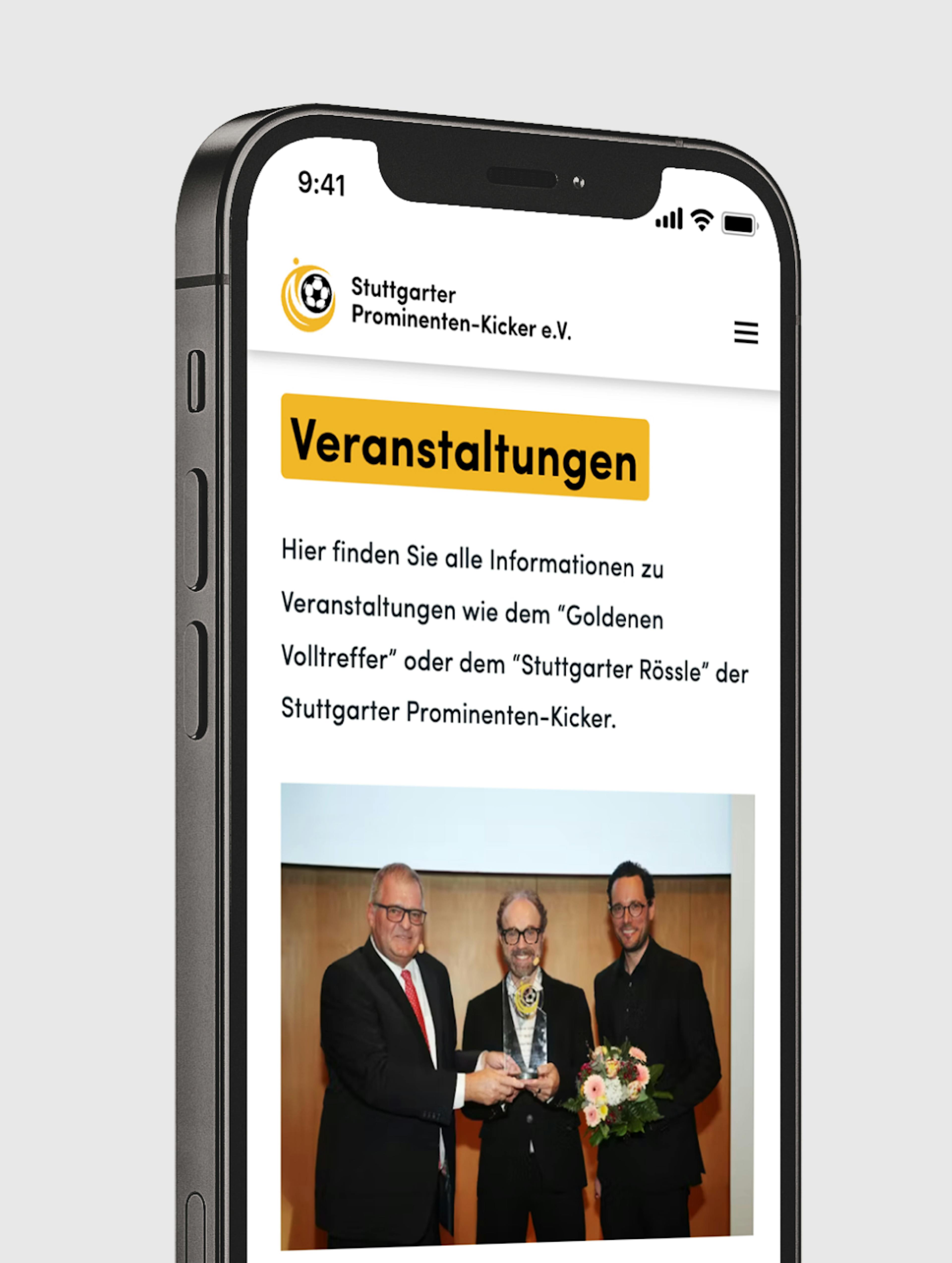 Screen auf mobiler Anwendung zeigt Veranstaltungen der Prominenten Kickers