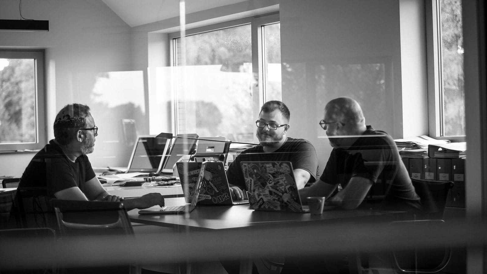 waaaw.studio - team - meeting