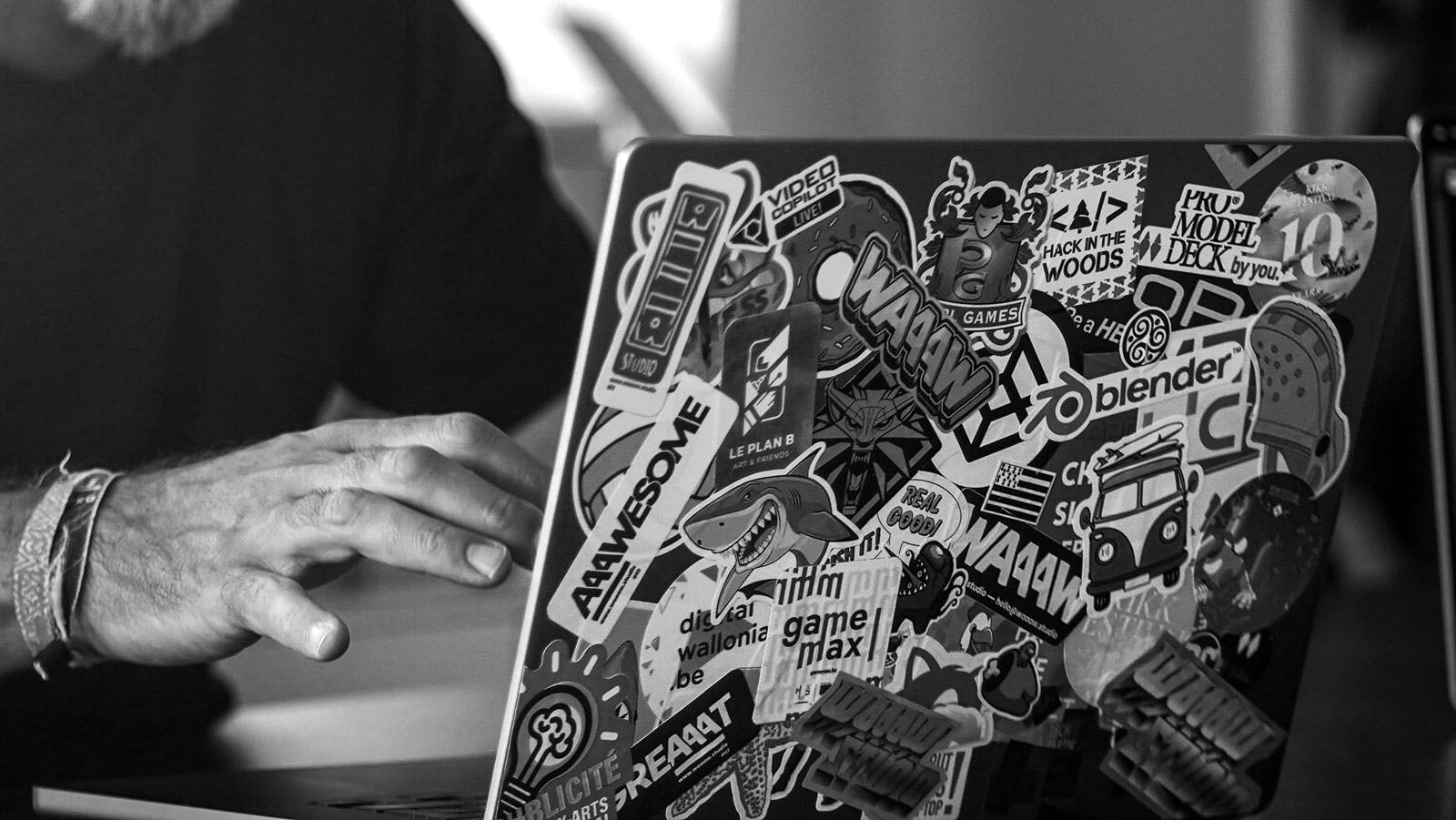 waaaw.studio - cover mac - stickers