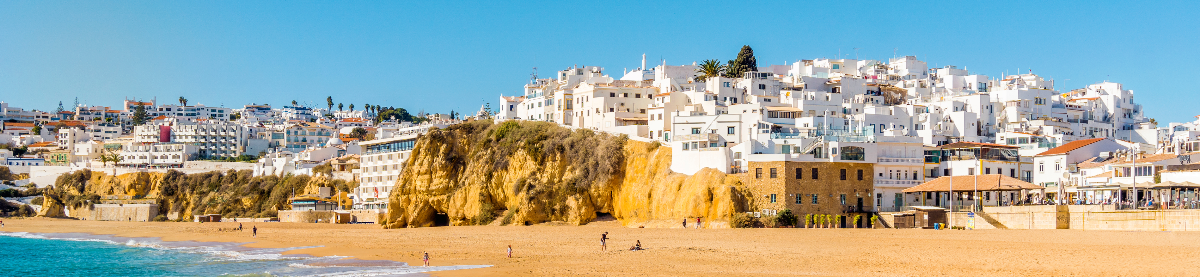 A beach in Faro