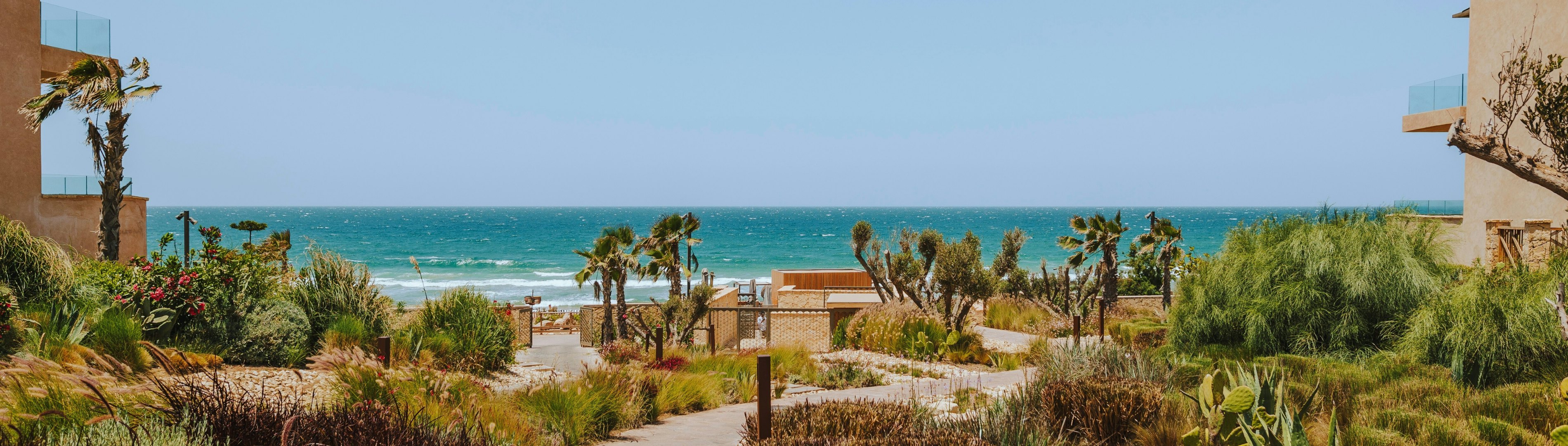 Sólríkur dagur á strandlengju Agadir í Marokkó