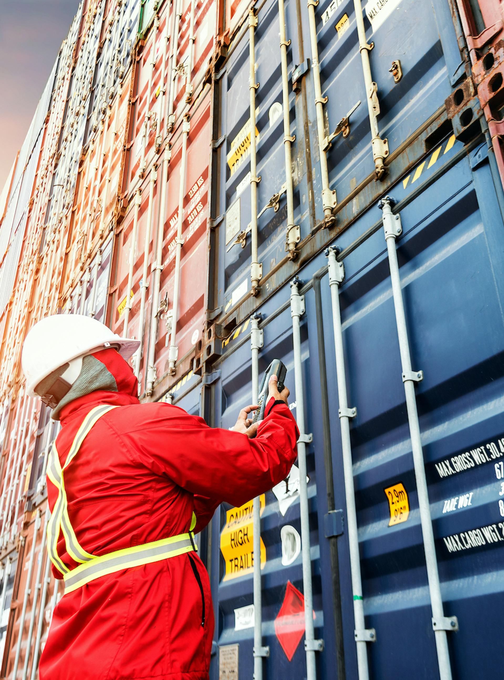 Wakeo 2022 White paper : The Benefits of Real-time Visibility to Navigate Global Supply Chain Disruptions in 2022 and Beyond