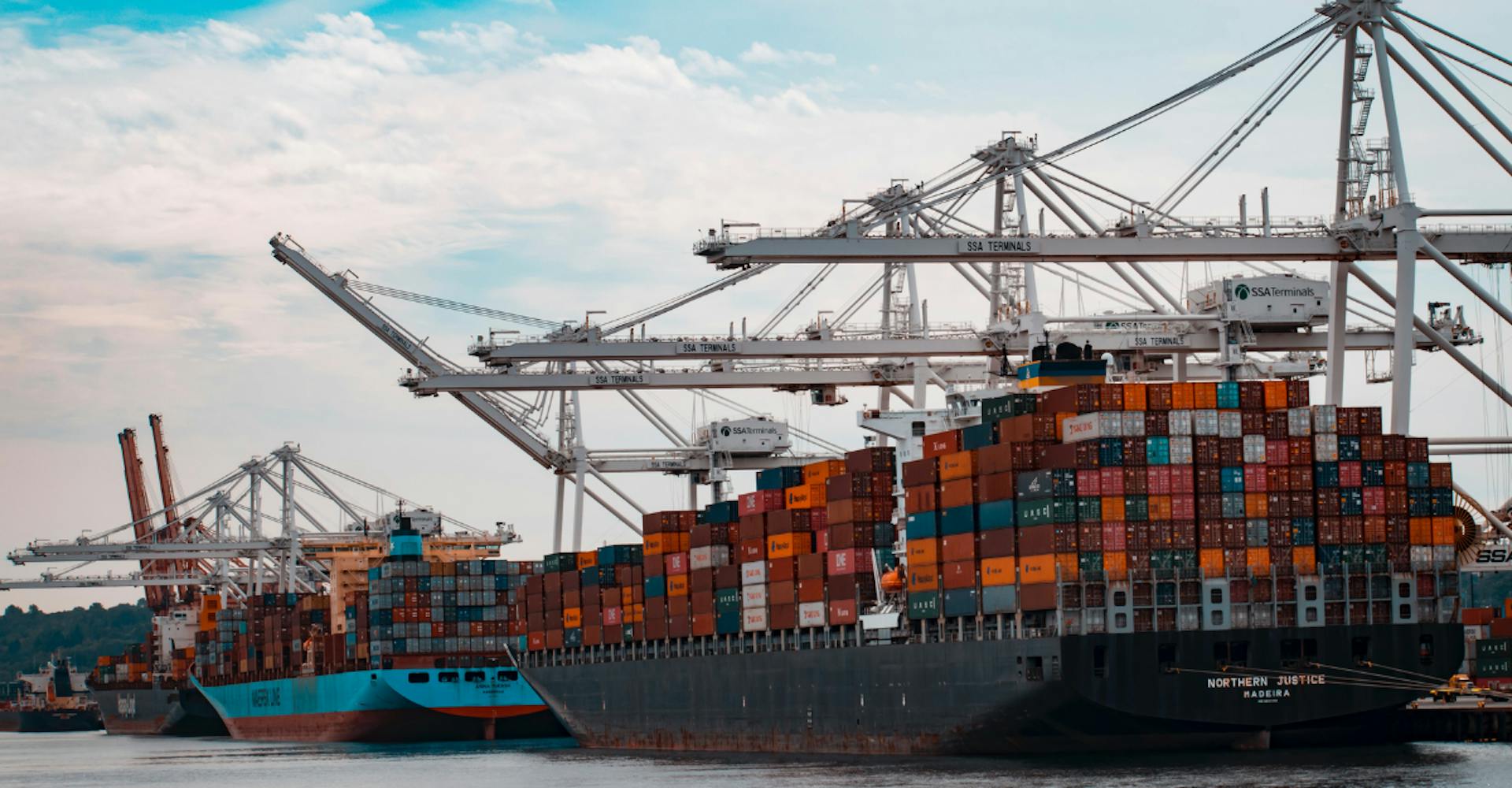 10 ways freight forwarders are benefiting from real-time visibility