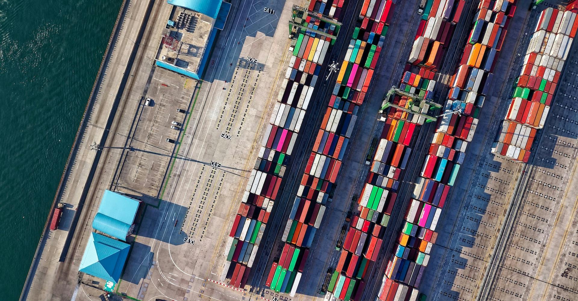 Wakeo blog post : How to cut demurrage, detention and port storage charges ?