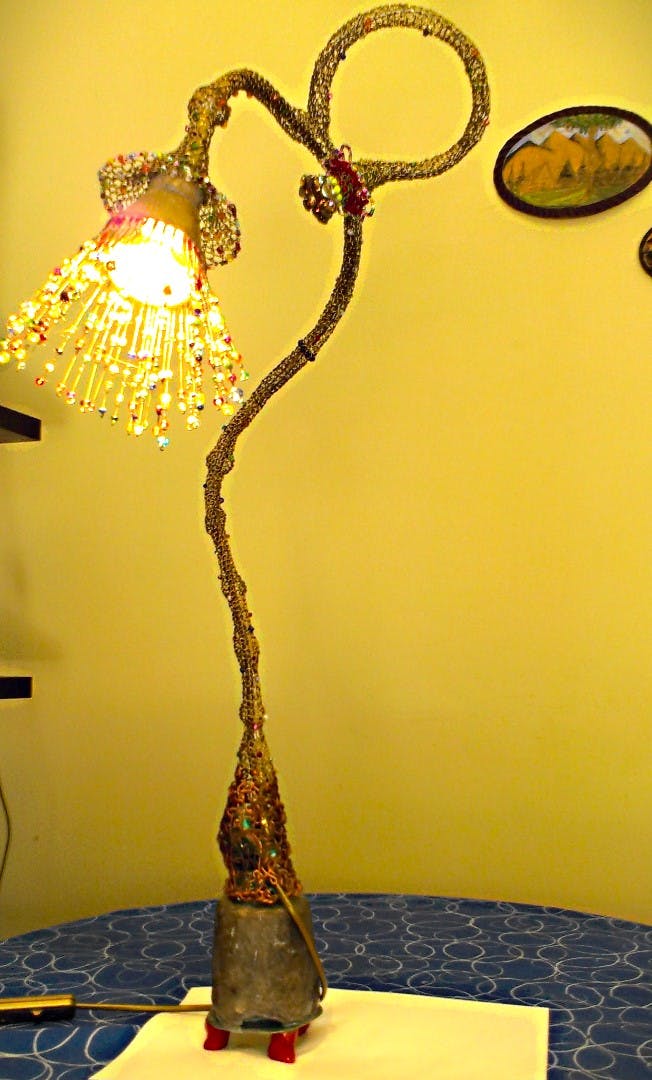 Lampa na ołowianej podstawie