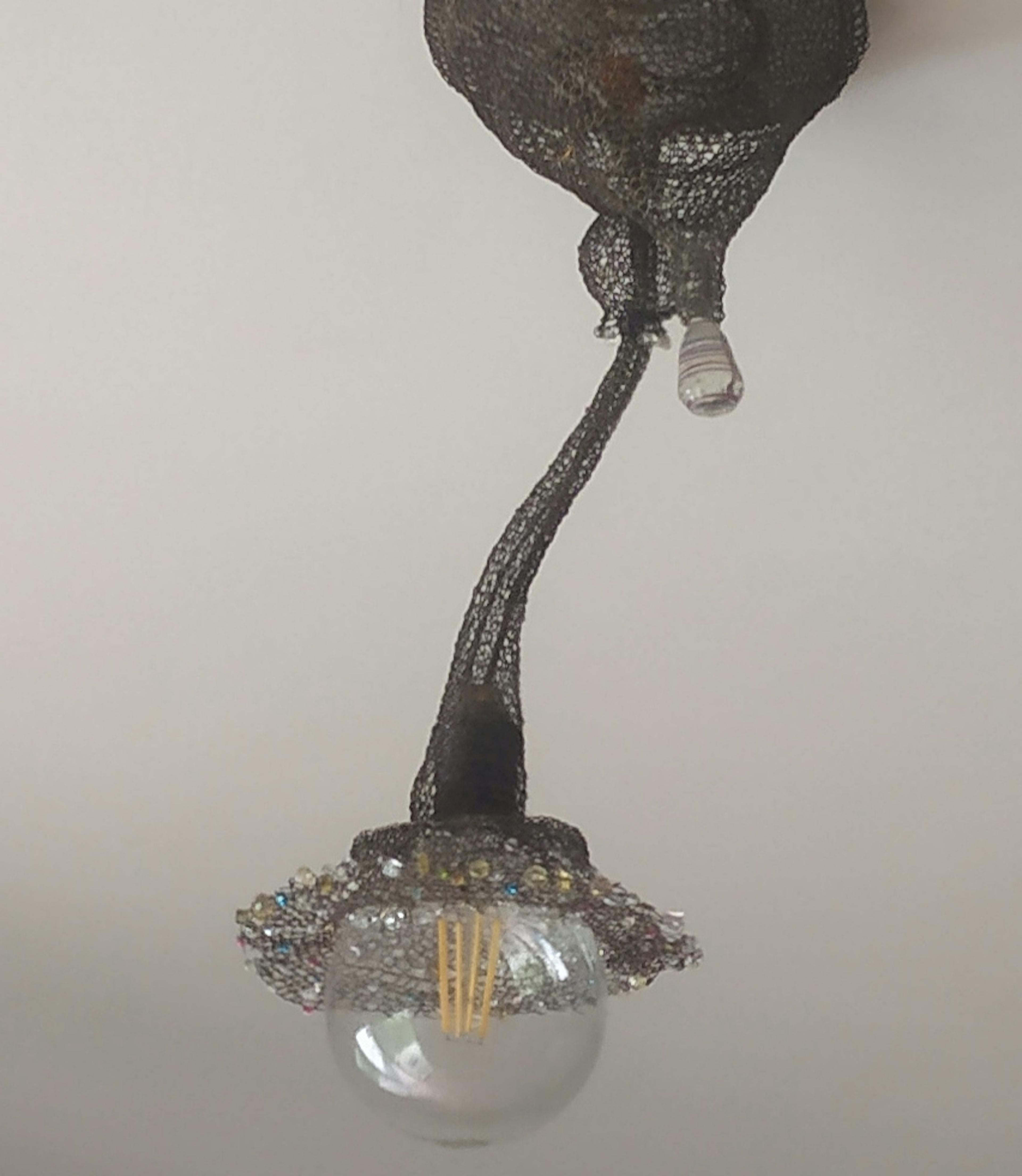 Lampa z sufitu