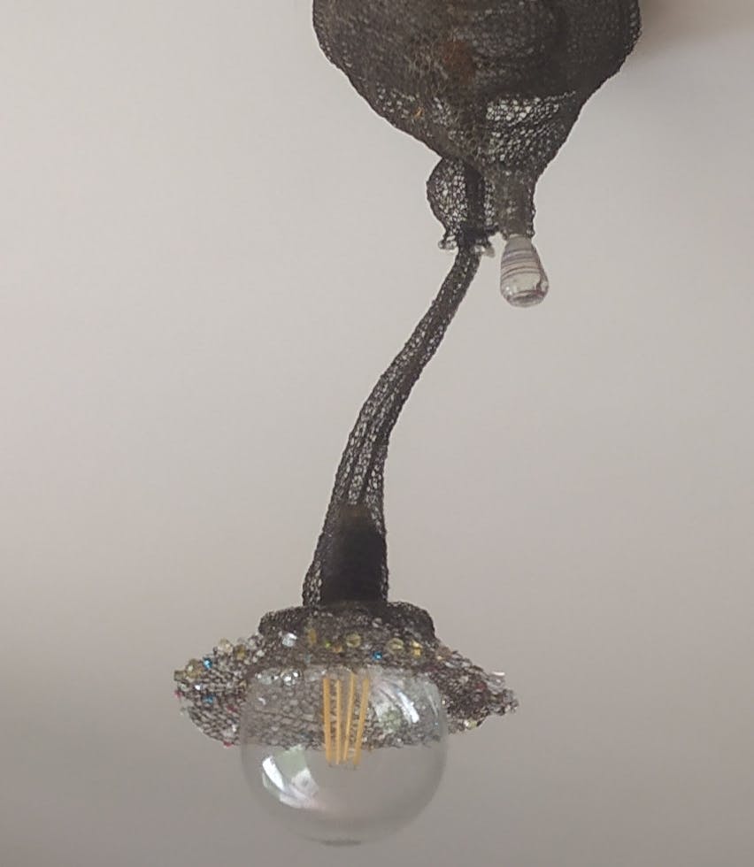 Lampa z sufitu