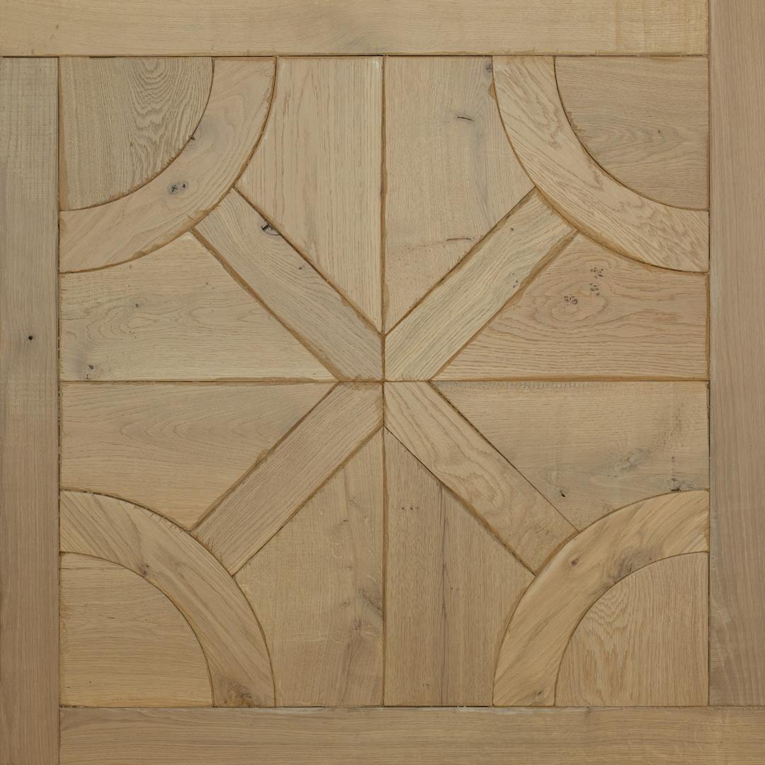 Arc Des Fleches Character Oak