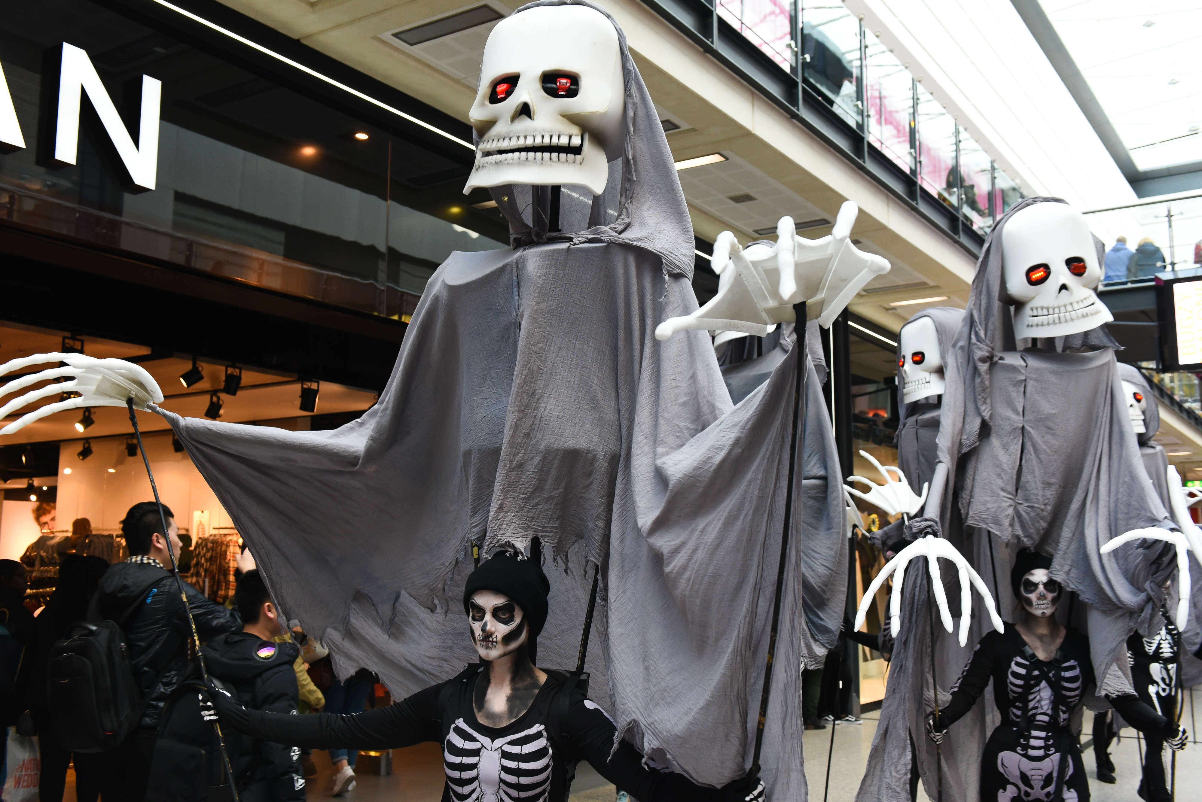 The Strolling Bones | Walk the Plank