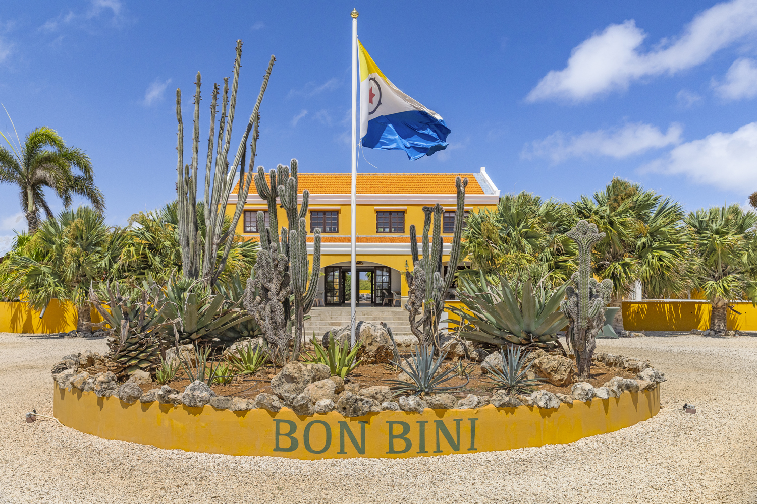 Entry of Wanpa including the vlag of Bonaire