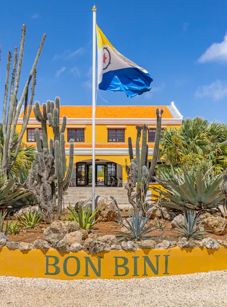 Entry of Wanpa including the vlag of Bonaire