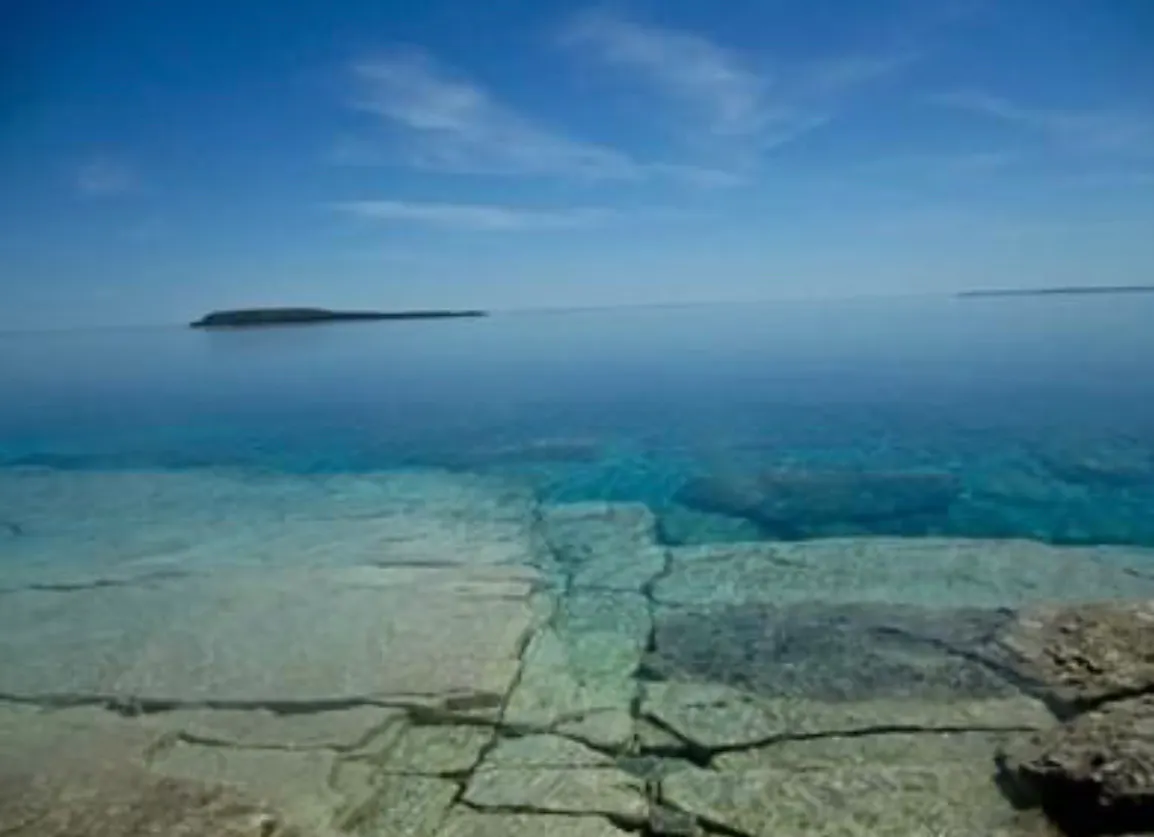Tobermory Flowerpot Island in Ontario