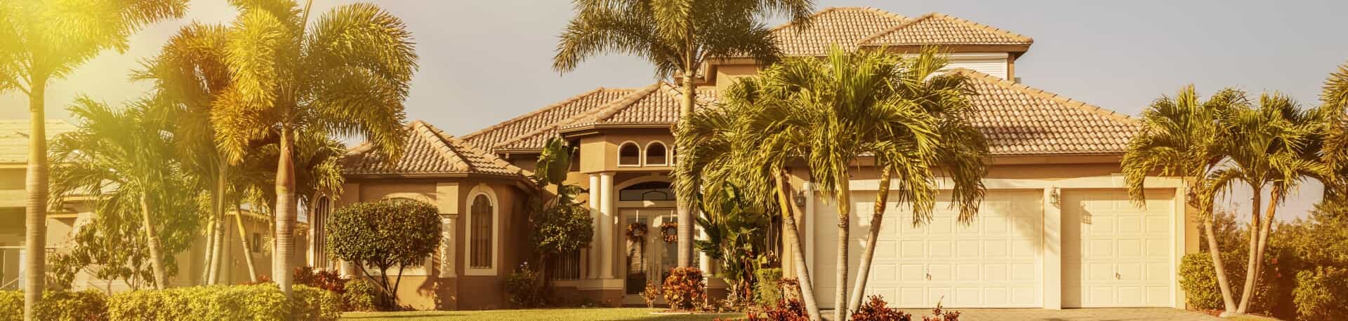 Front view of a typical house found in Southern Florida.
