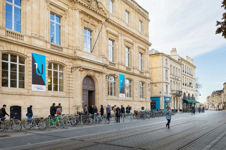 The University of Bordeaux monitors IAQ, reduces its energy bill and carbon emissions