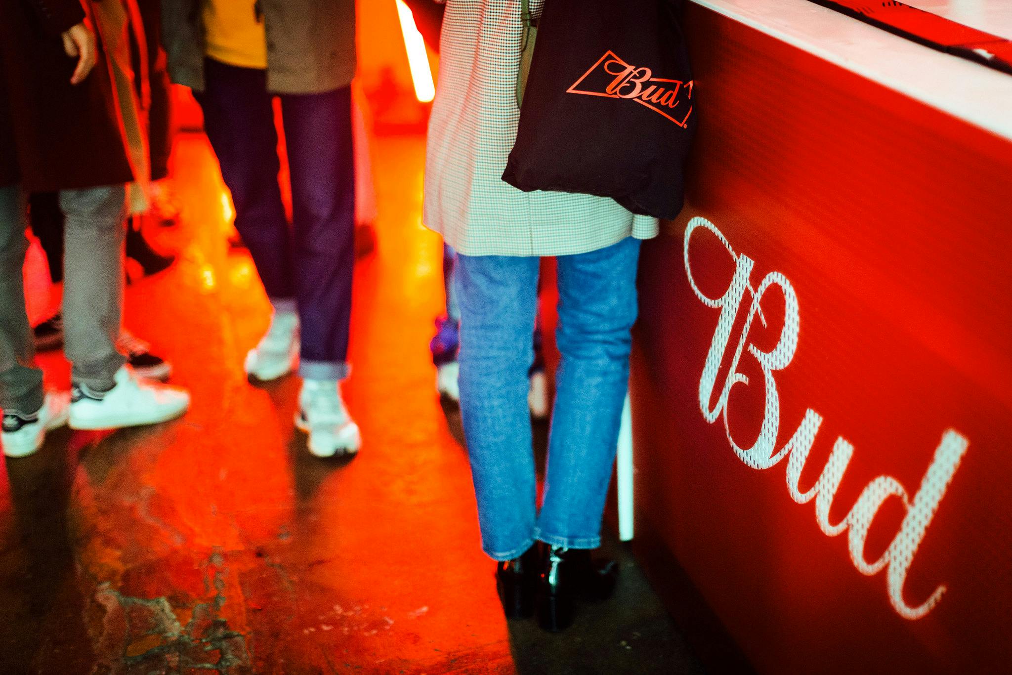 personnes au BudLab de Budweiser