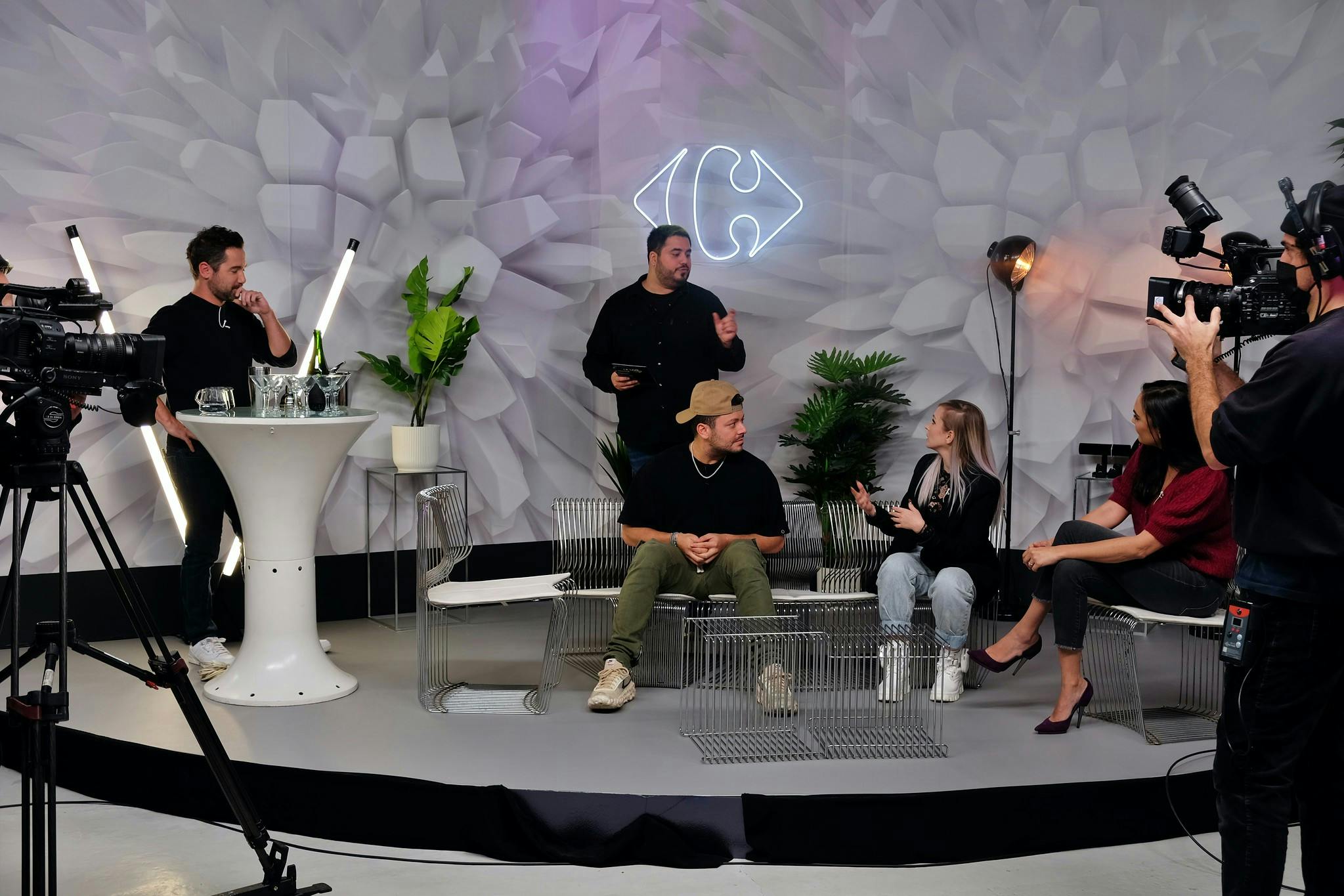 plateau de tournage pour le live black friday de carrefour avec Kev Adams, Doigby et Valérie Bègue