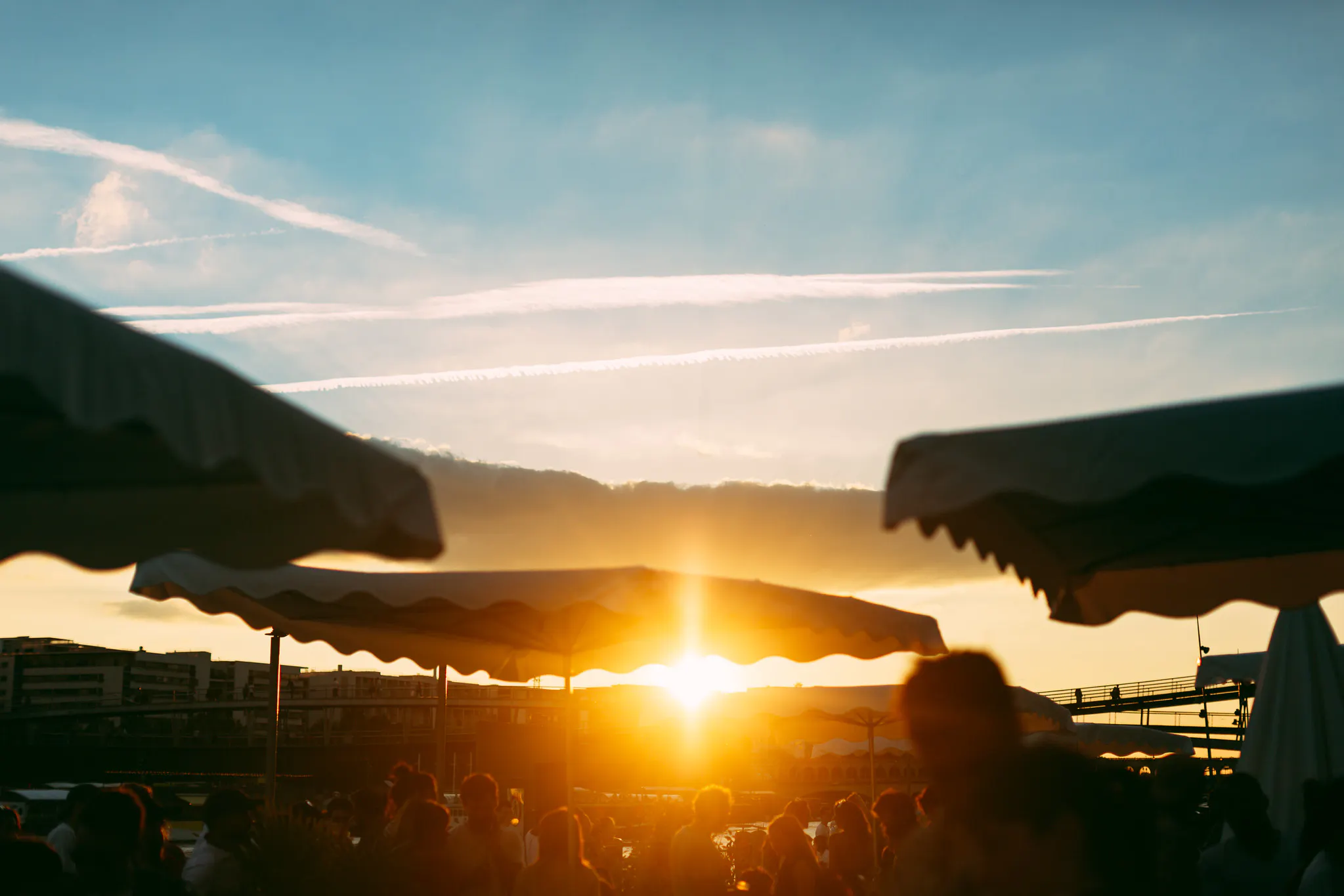 sunset chez cargo