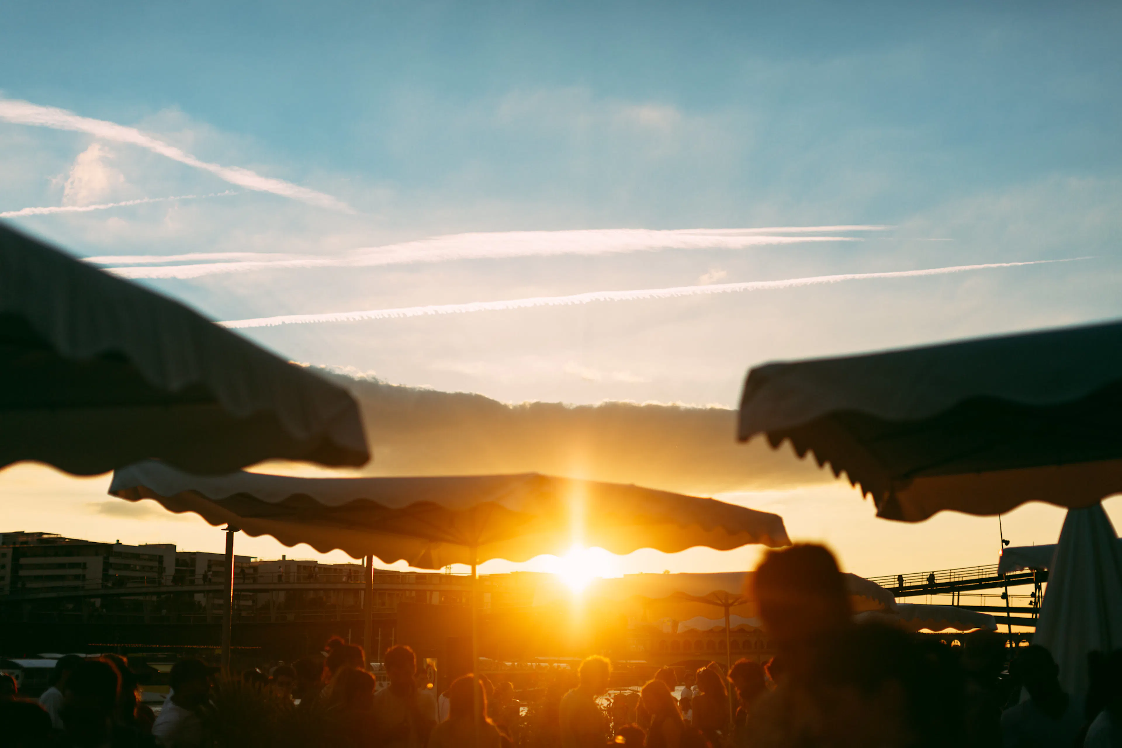 sunset chez cargo