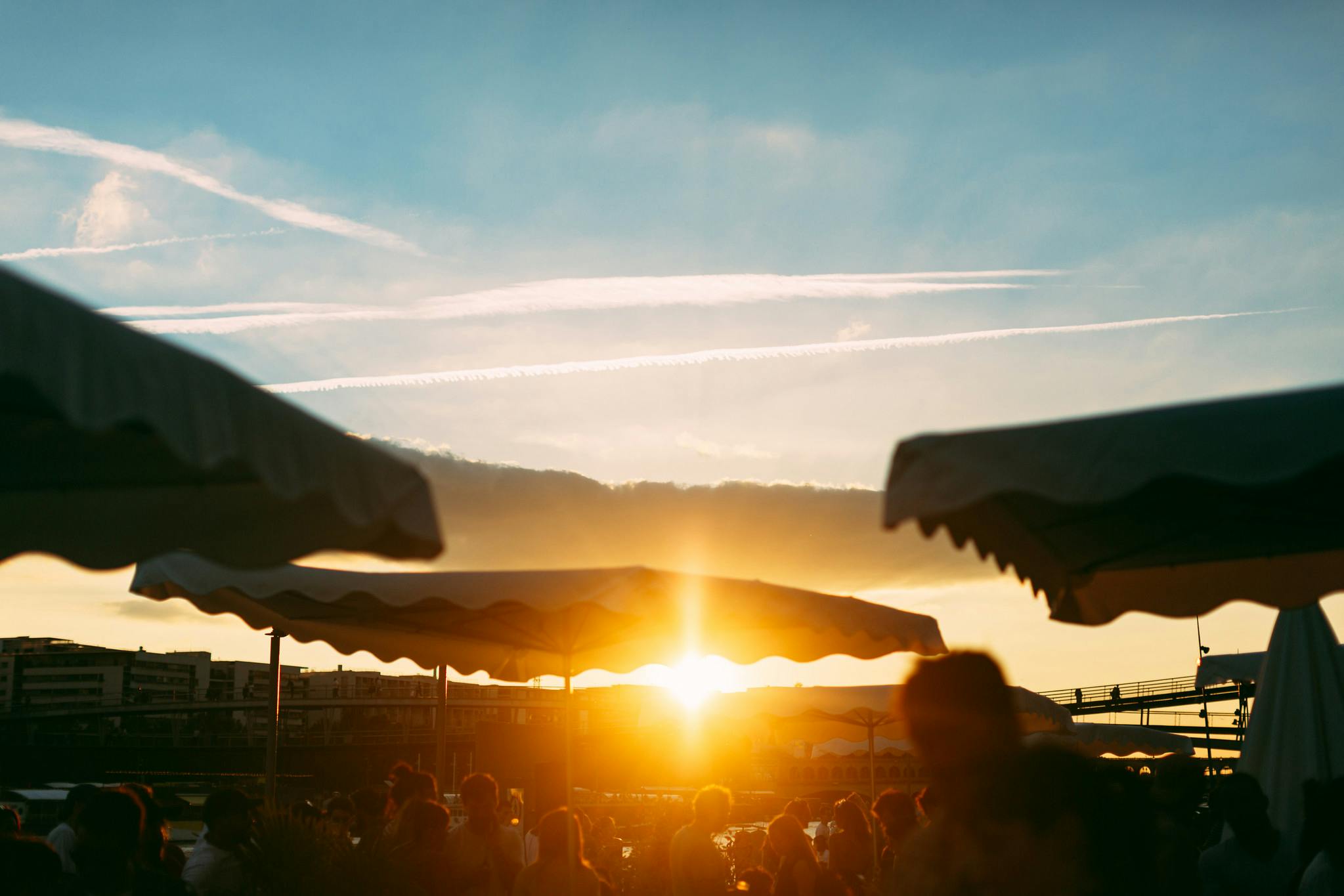 sunset chez cargo