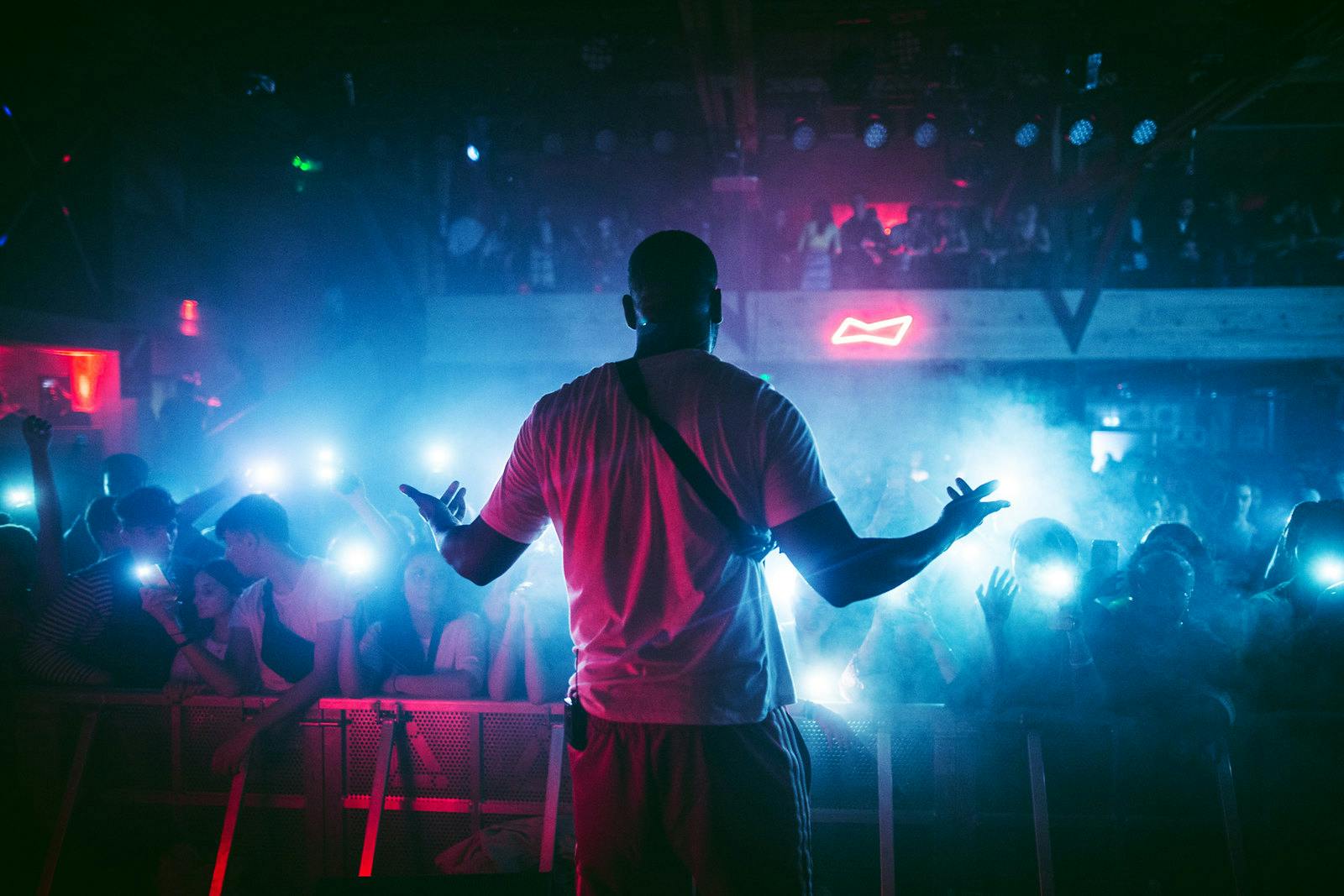 foule qui danse au BudX de Budweiser