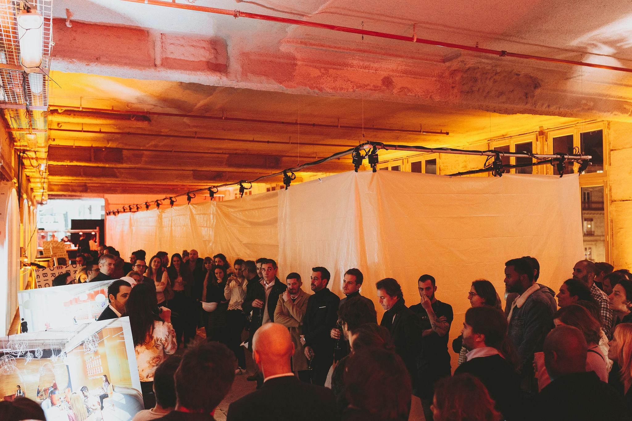 foule attendant l'évènement pour le dîner de chantier du Coca-Cola Street Food Market