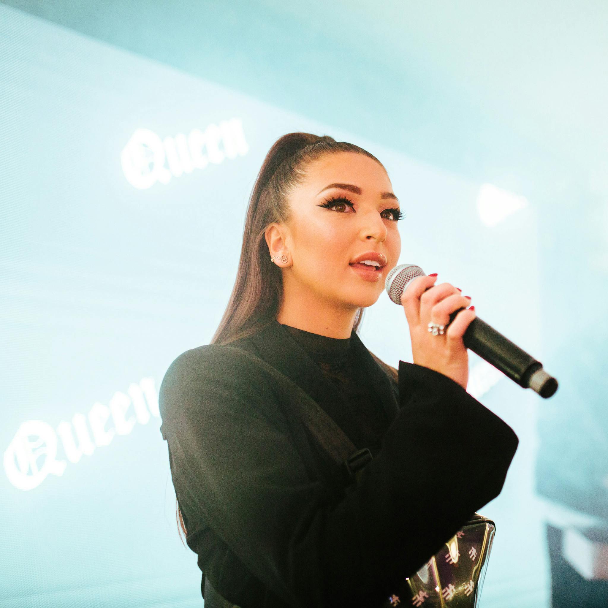 eva queen qui chante