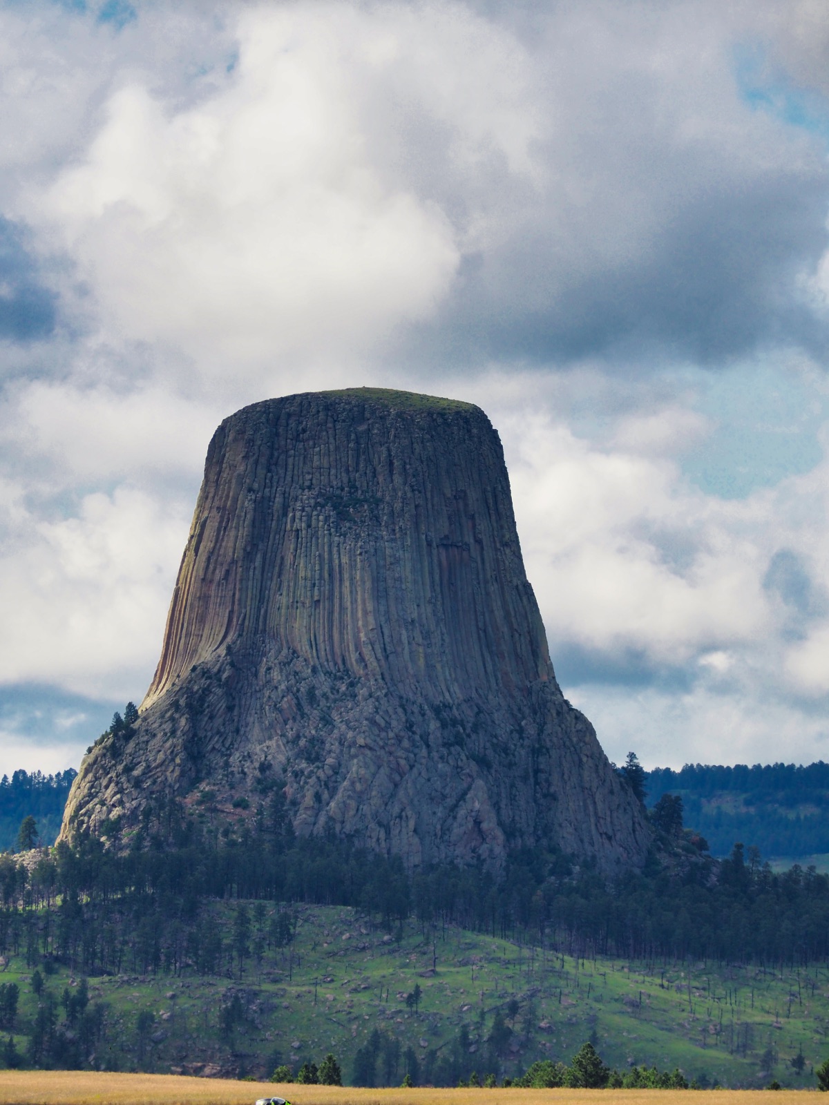 Devils Tower in full sight