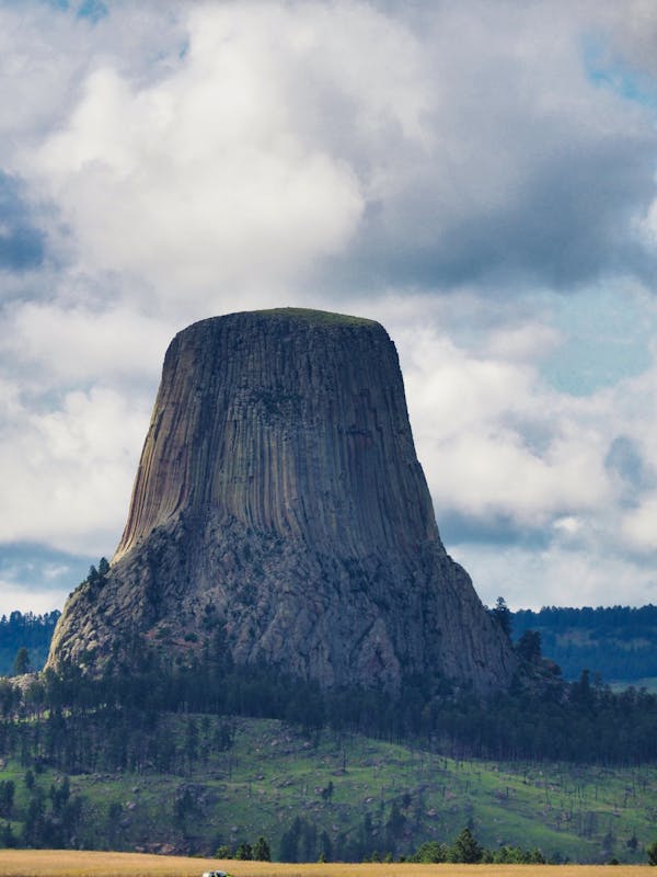 Devils Tower in full sight