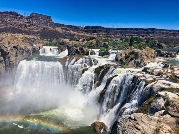 Shoshone Falls with rainbow to boot