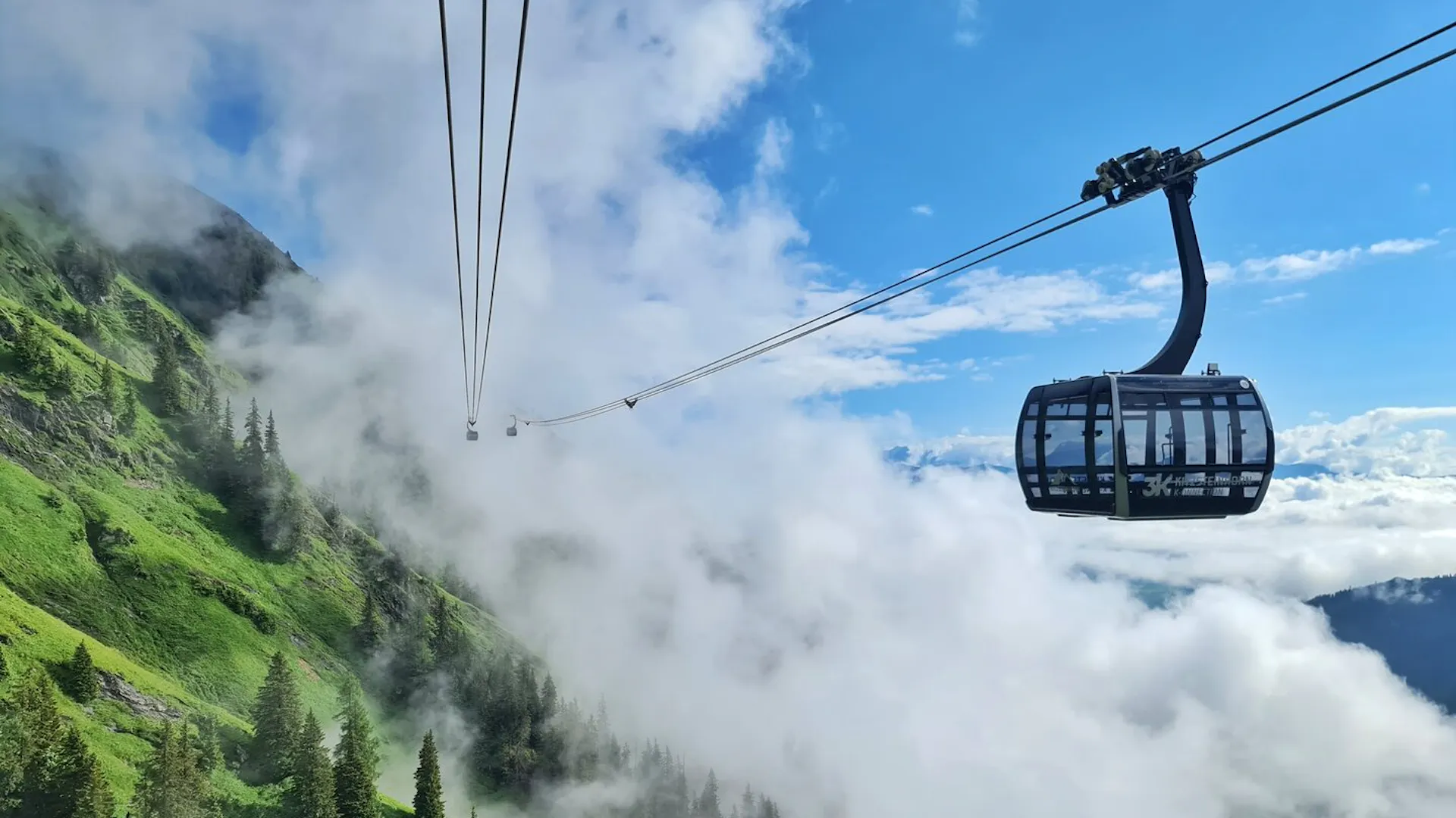 the 3K Konnection on kitzsteinhorn in summer, mountains, clouds and cable car