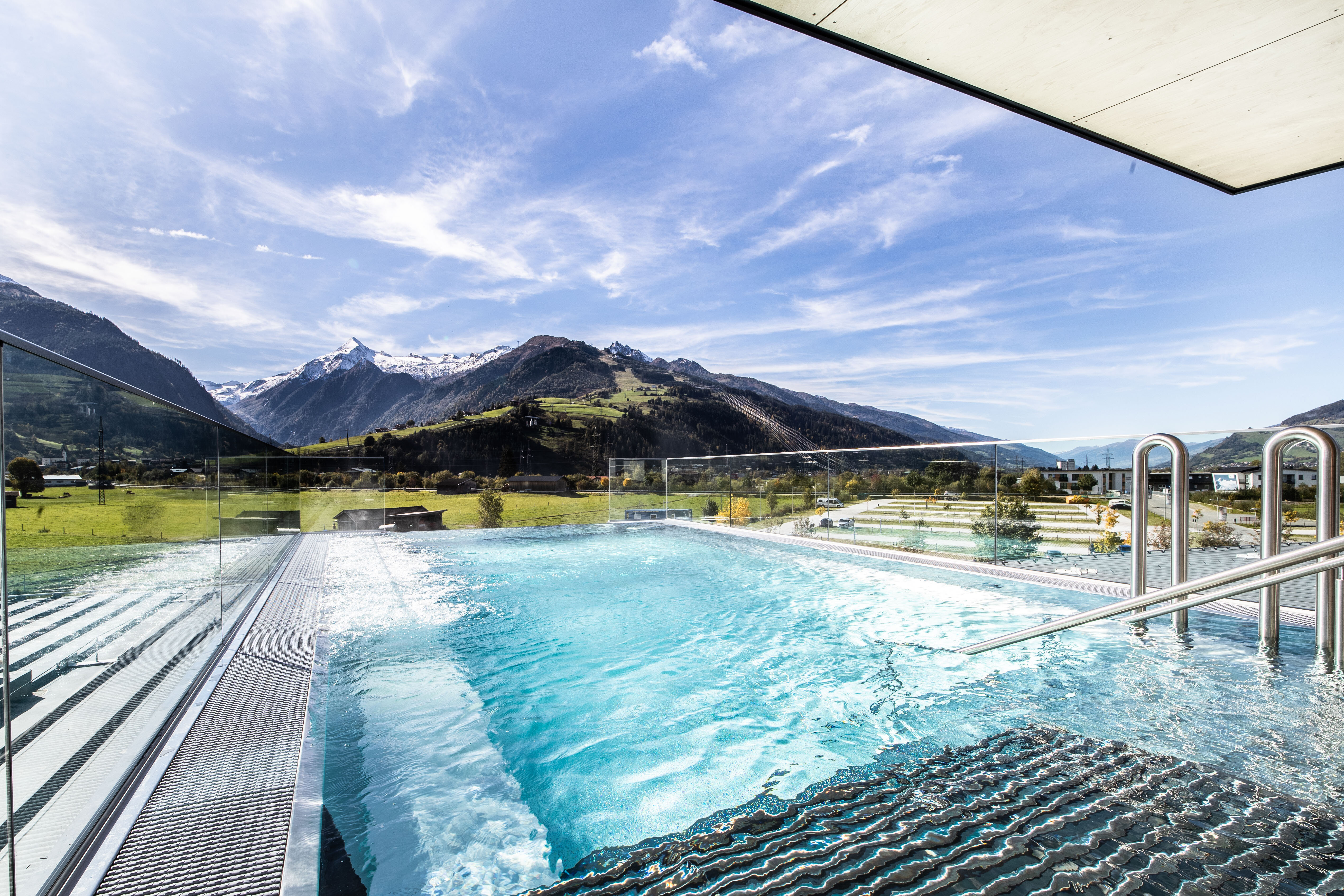 swimmingpool