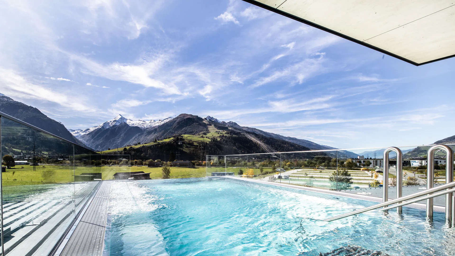 swimmingpool