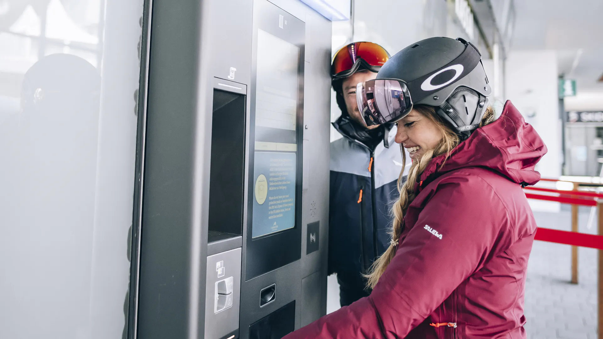 You can also easily buy your tickets at the ticket machine directly at the valley station of Schmittenhöhe.