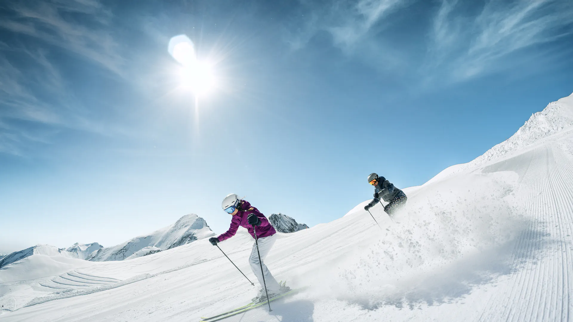 Grab your skis and enjoy going down perfect pists from the top of the mountain in Zell am See and Kaprun