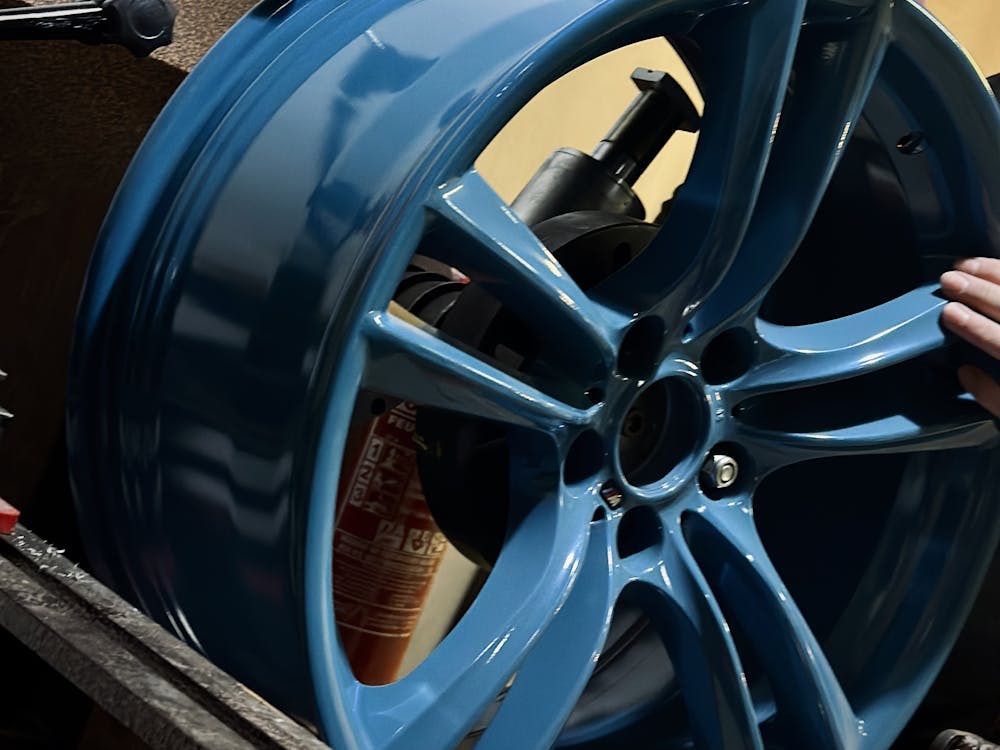 Die Felge hydraulisch richten