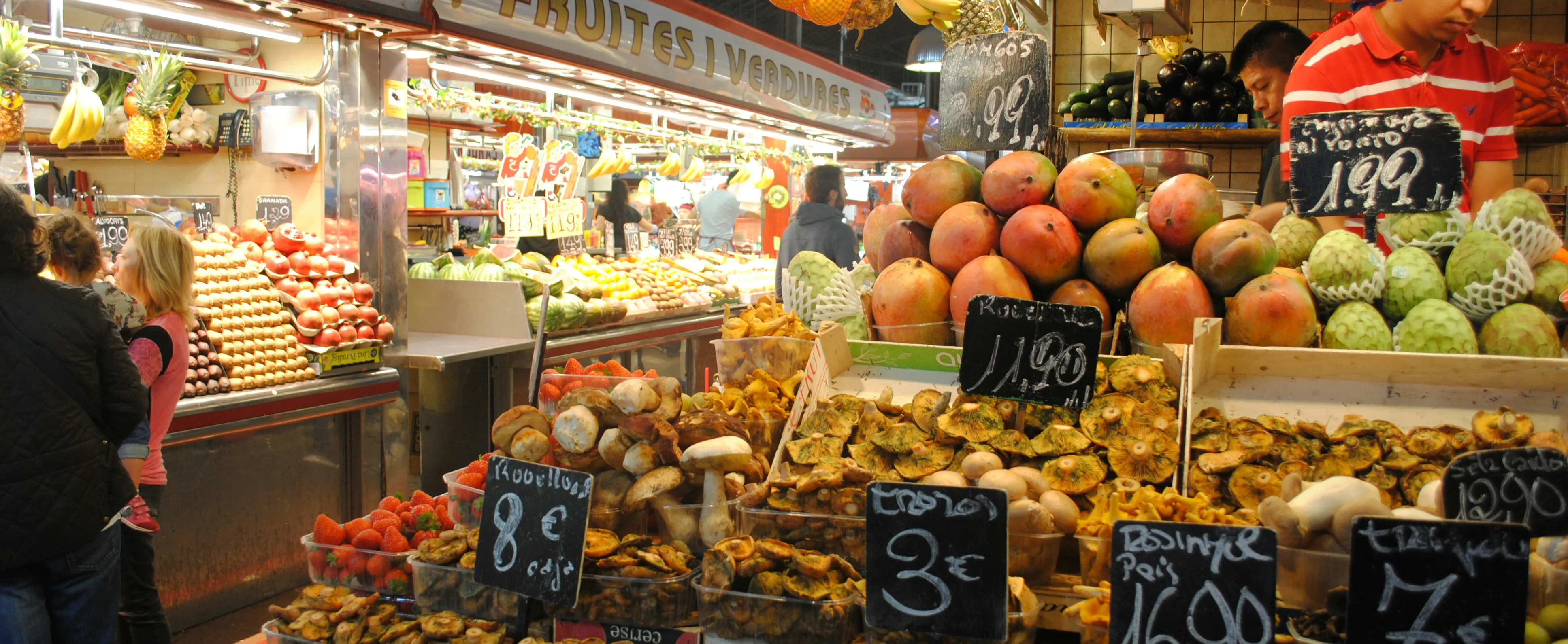 frutto d'arancia su un banco di frutta