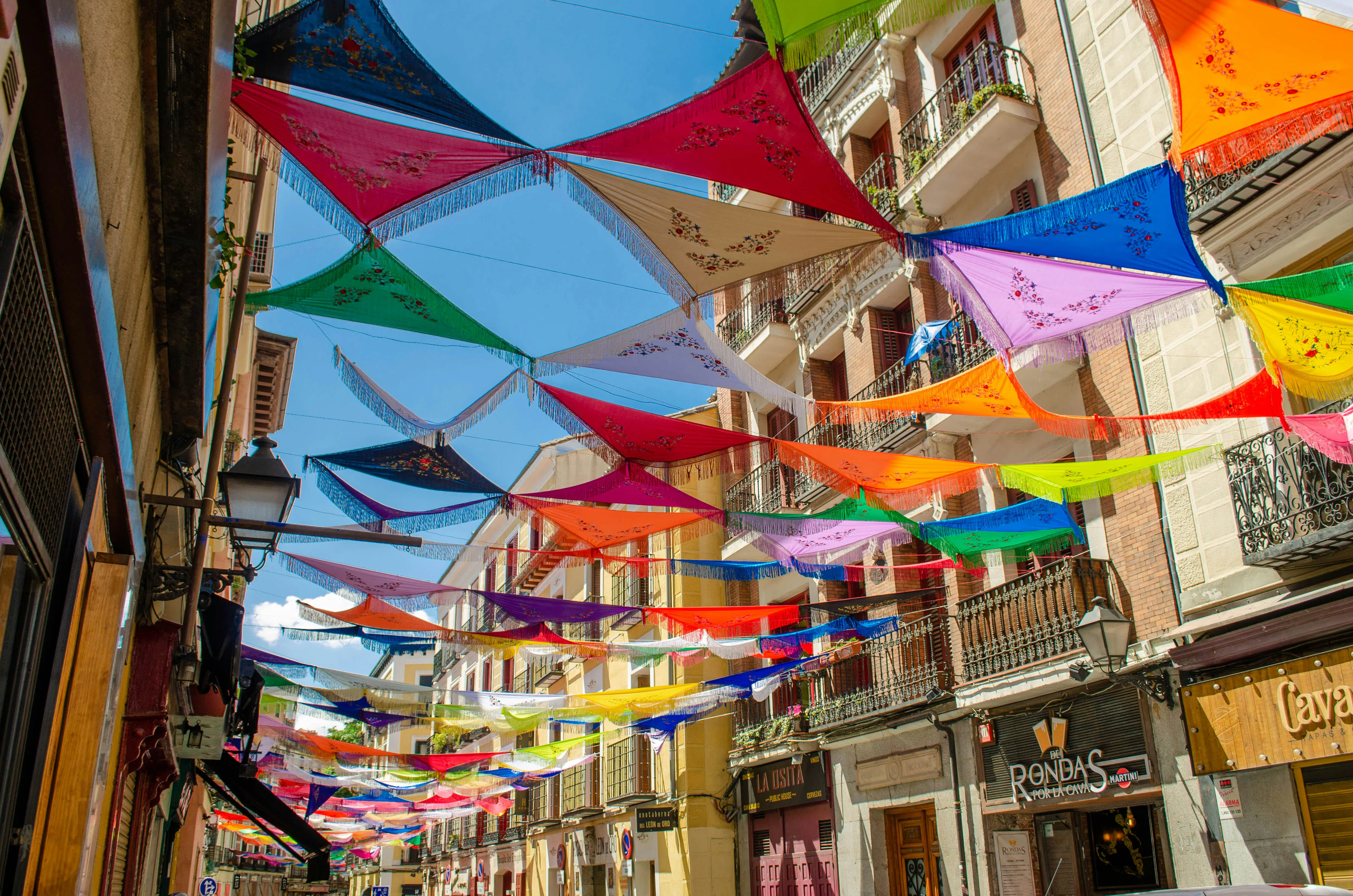 decorazioni appese multicolori