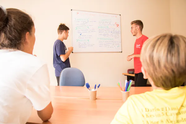 Aulas de espanhol no programa de liderança