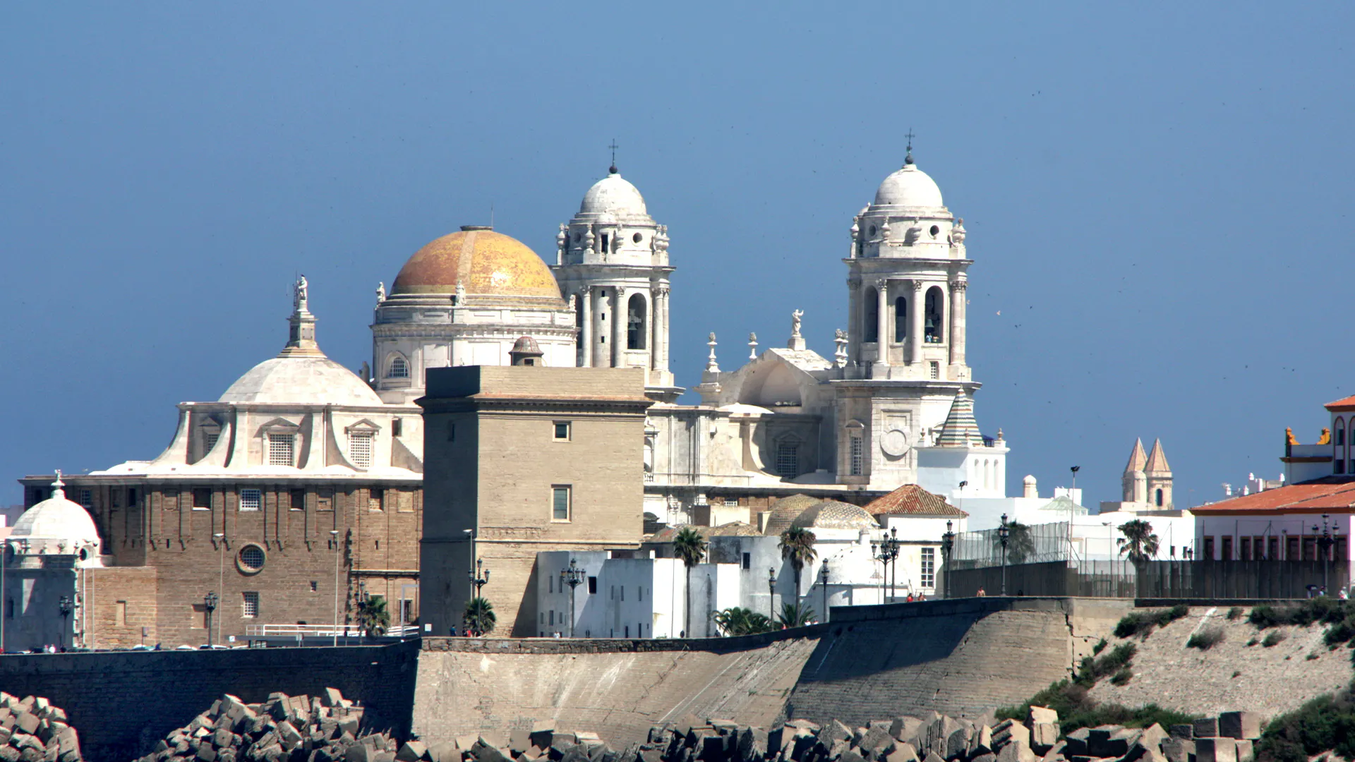 Scuola con spazi ampi, Cadiz