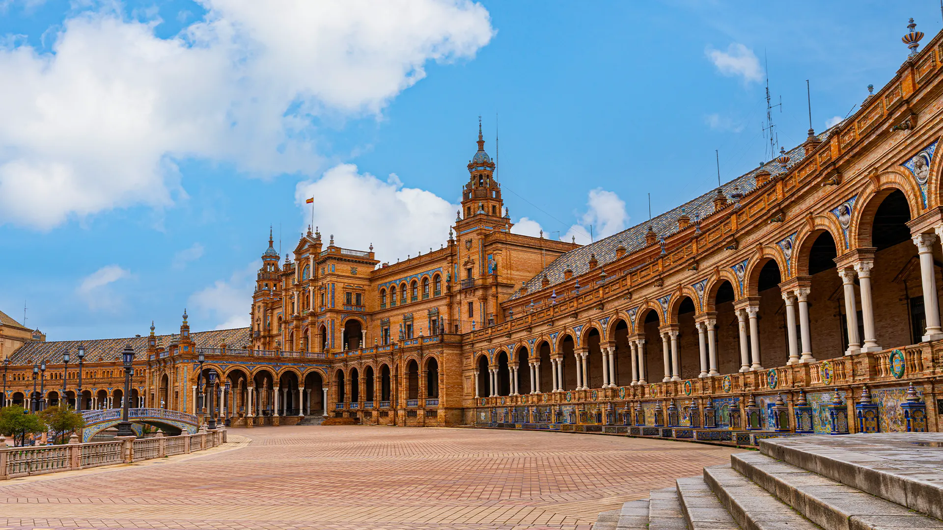 Aprenda espanhol em uma cidade histórica e culturalmente rica como Sevilha.