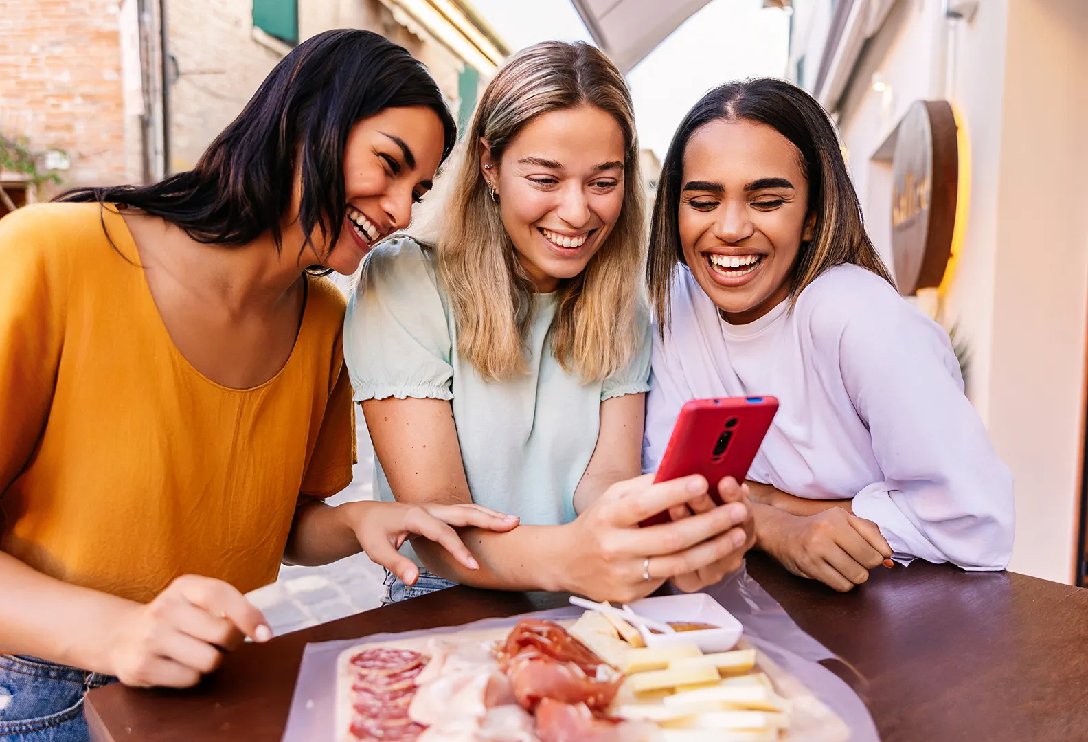 Desfrute de atividades de tapas em Granada e descubra sabores andaluzes, tradições locais e a autêntica culinária espanhola