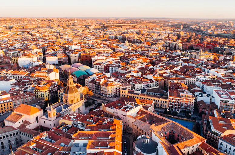 Explore os bairros históricos de Madrid e descubra a cultura espanhola, arquitetura, gastronomia e tradições locais