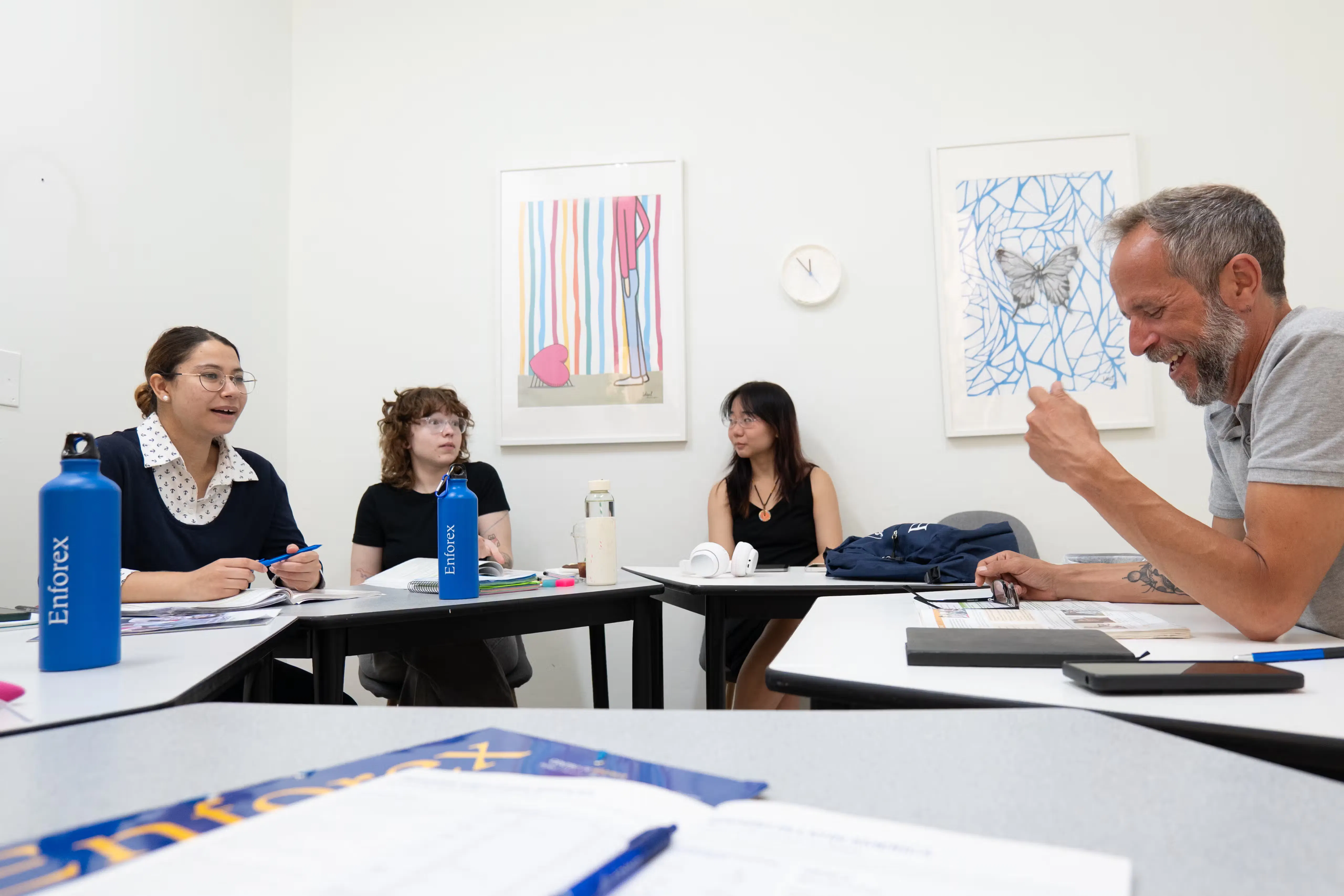 Aprenda espanhol em Granada enquanto aproveita terraços escolares inspiradores e a atmosfera cultural única da cidade