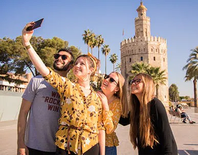 Studenti durante una visita turistica.
